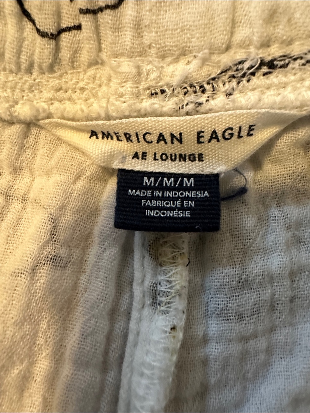 American Eagle Outfitters White Cotton Gauze Lounge Shorts Snoopy & Woodstock - Picture 2 of 6
